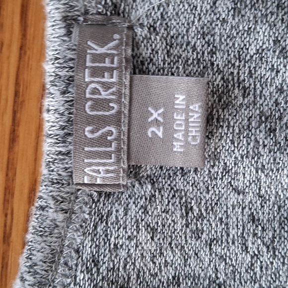 2X Falls Creek Gray Sweater with Sparkly Snowflake - Picture 4 of 5